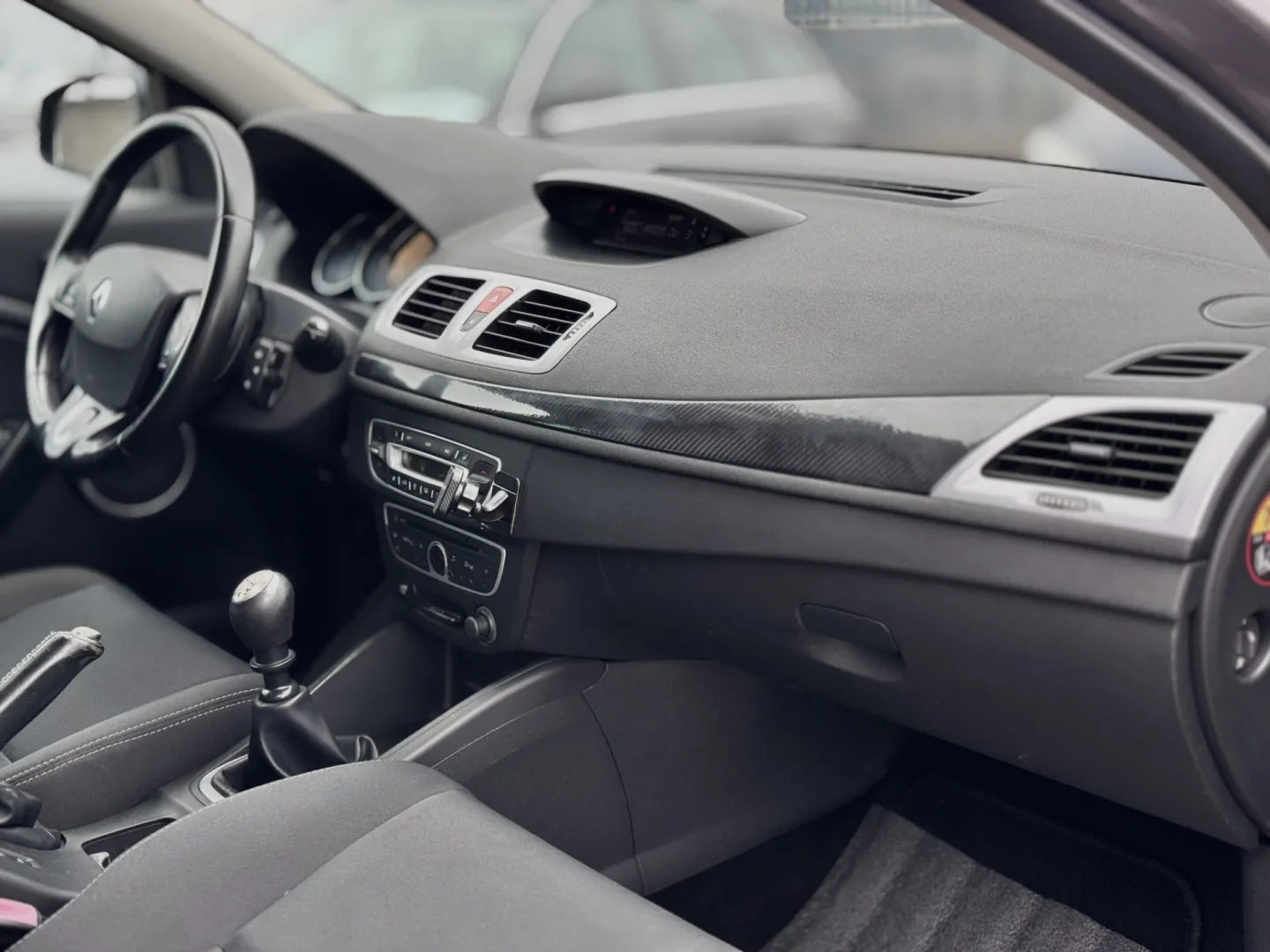 Cumpara/ Vinde online Renault  Megane 2009 SH, la cel mai bun pret pentru tine!