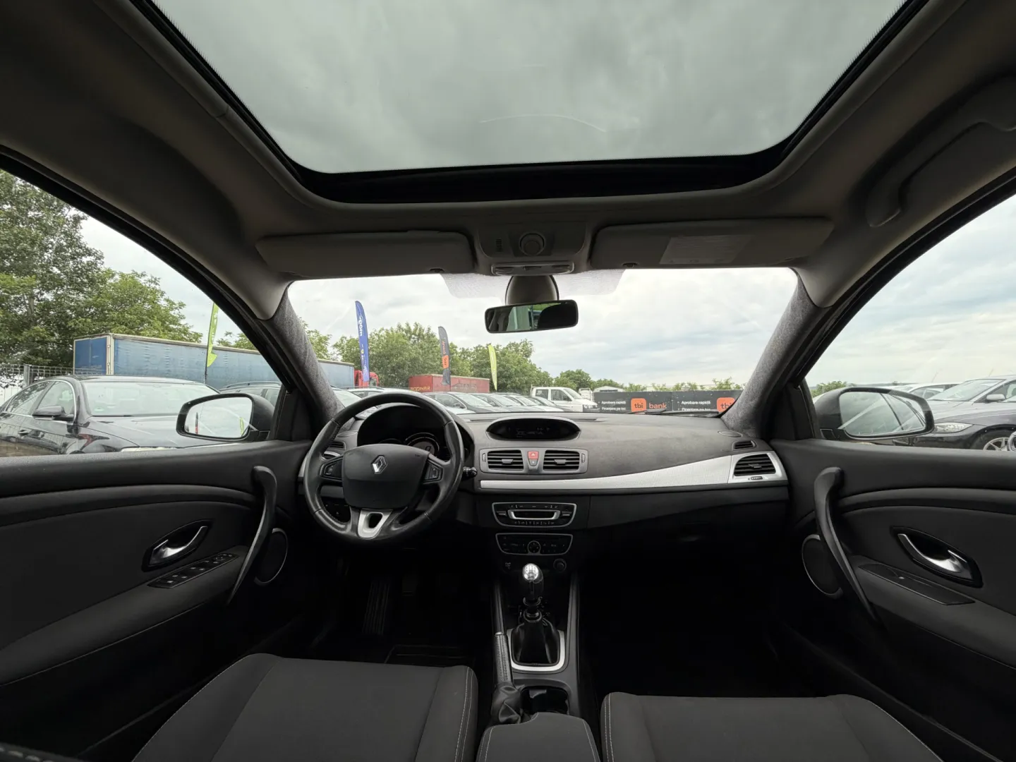 Cumpara/ Vinde online Renault  Megane 2010 SH, la cel mai bun pret pentru tine!