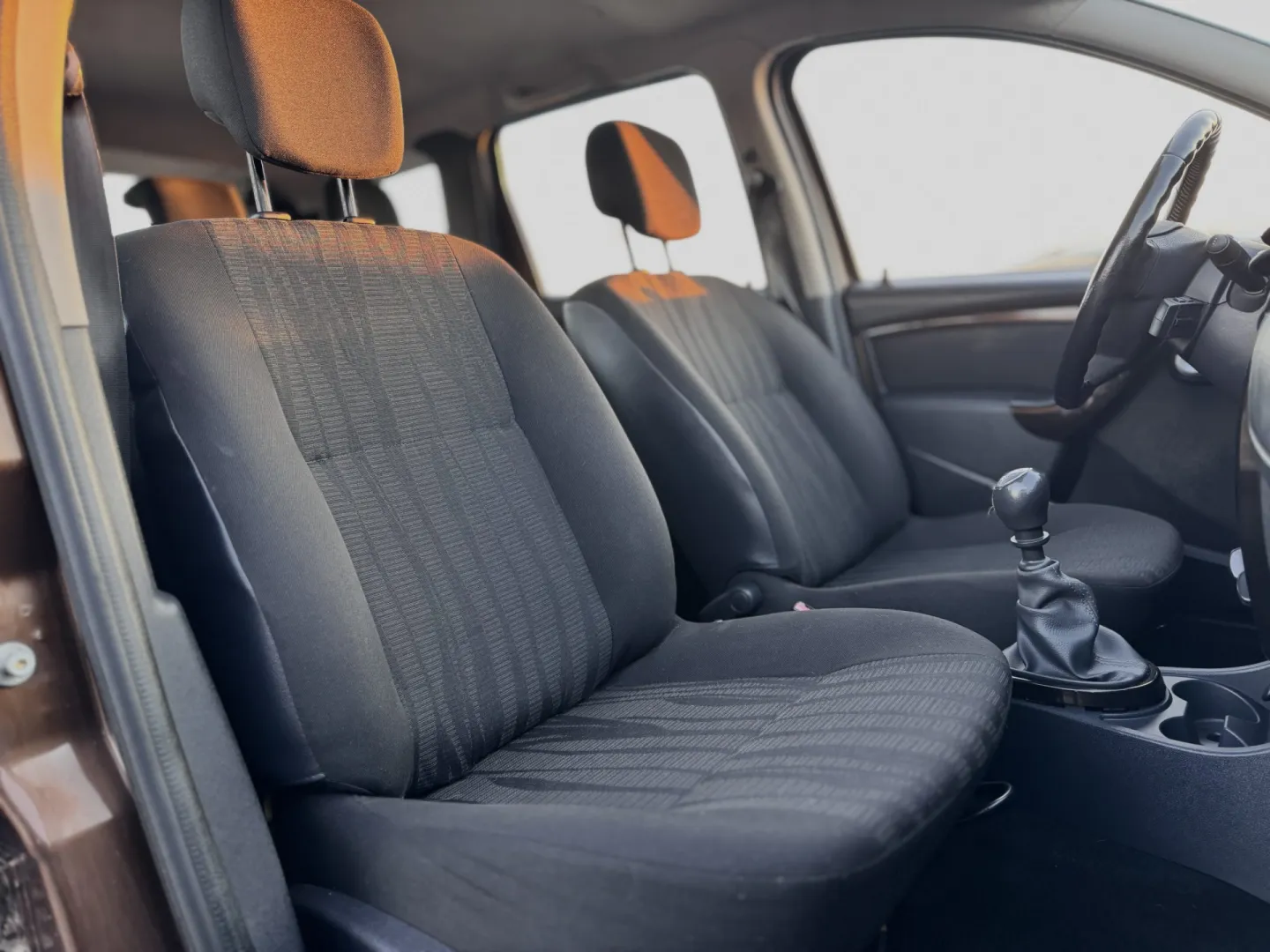 Cumpara/ Vinde online Dacia Duster 2010 SH, la cel mai bun pret pentru tine!
