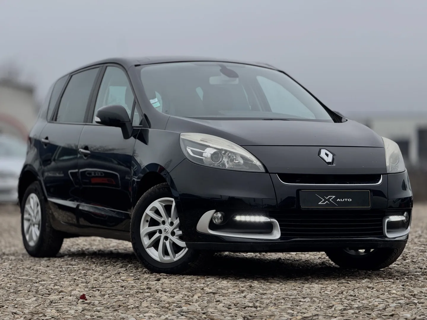Cumpara/ Vinde online Renault  Scenic 2013 SH, la cel mai bun pret pentru tine!