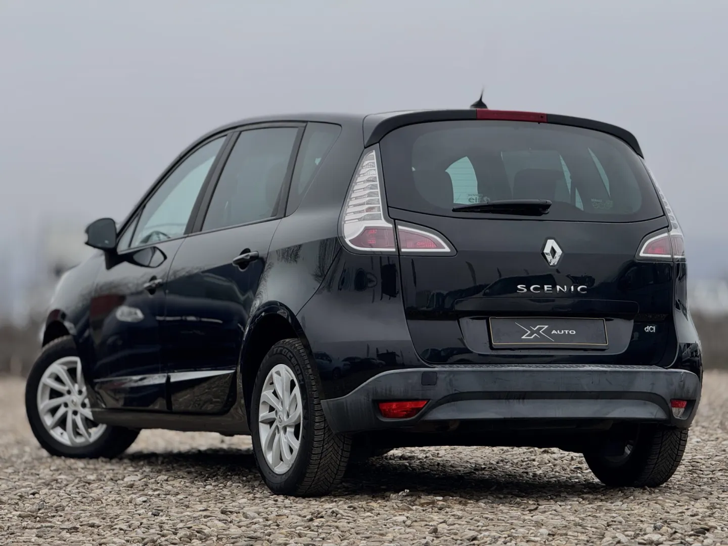 Cumpara/ Vinde online Renault  Scenic 2013 SH, la cel mai bun pret pentru tine!