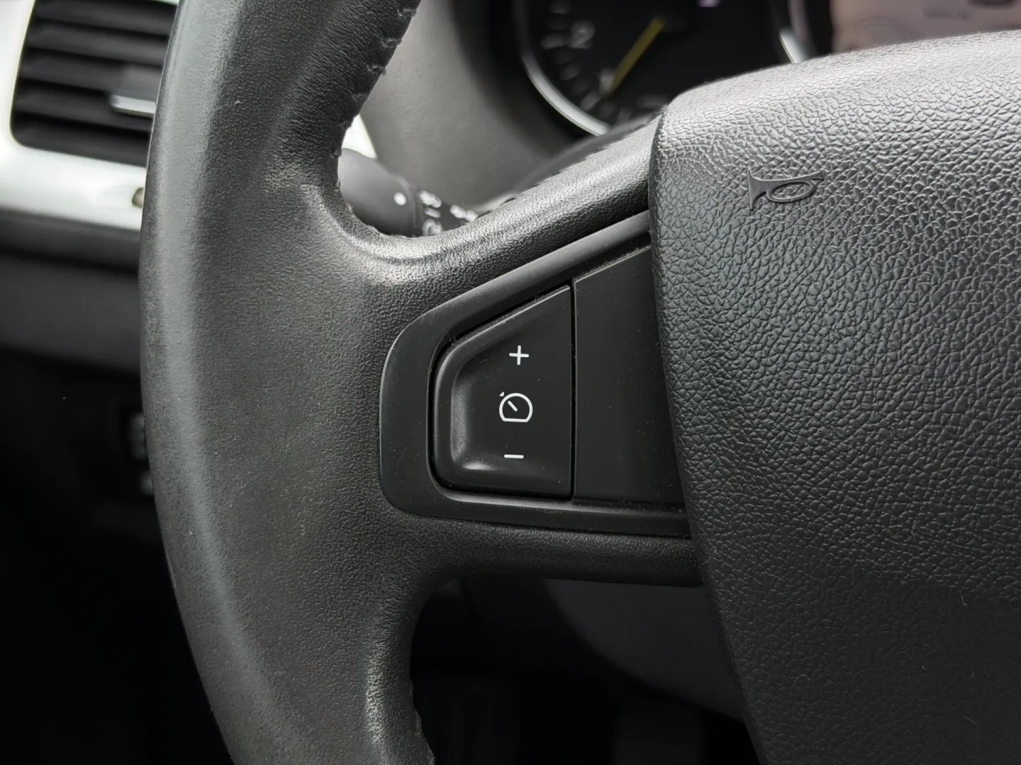 Cumpara/ Vinde online Renault  Megane 2010 SH, la cel mai bun pret pentru tine!