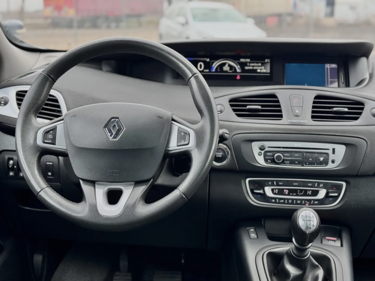 Cumpara/ Vinde online Renault  Scenic 2013 SH, la cel mai bun pret pentru tine!