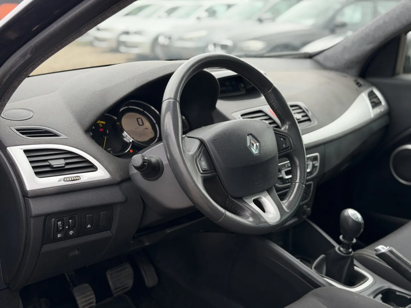 Cumpara/ Vinde online Renault  Megane 2010 SH, la cel mai bun pret pentru tine!