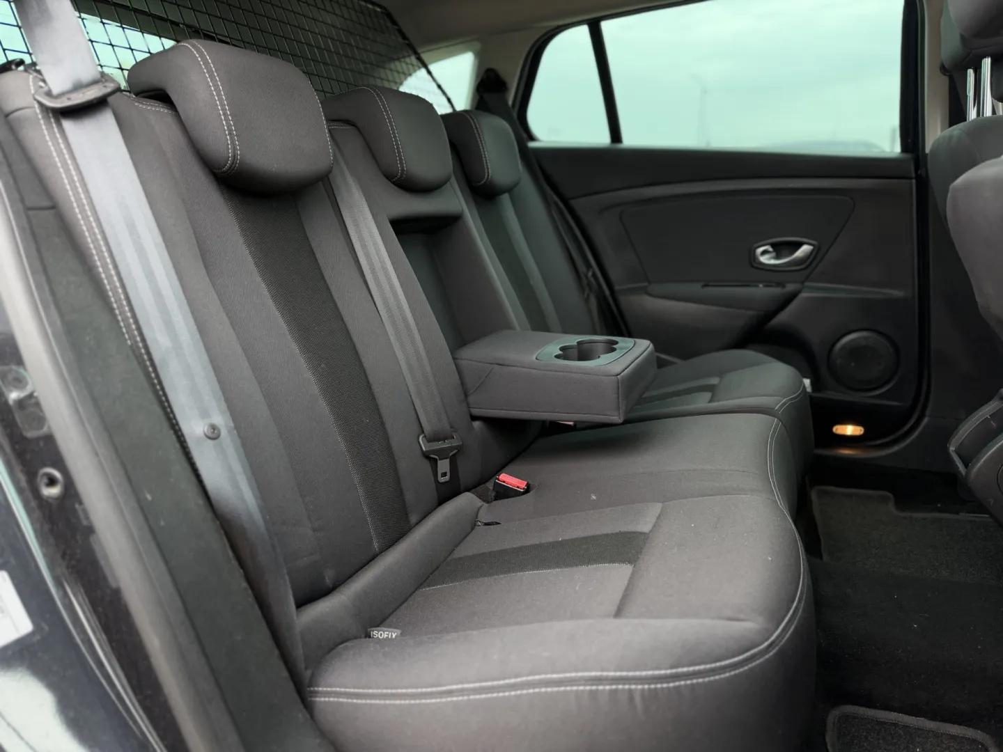 Cumpara/ Vinde online Renault  Megane 2010 SH, la cel mai bun pret pentru tine!