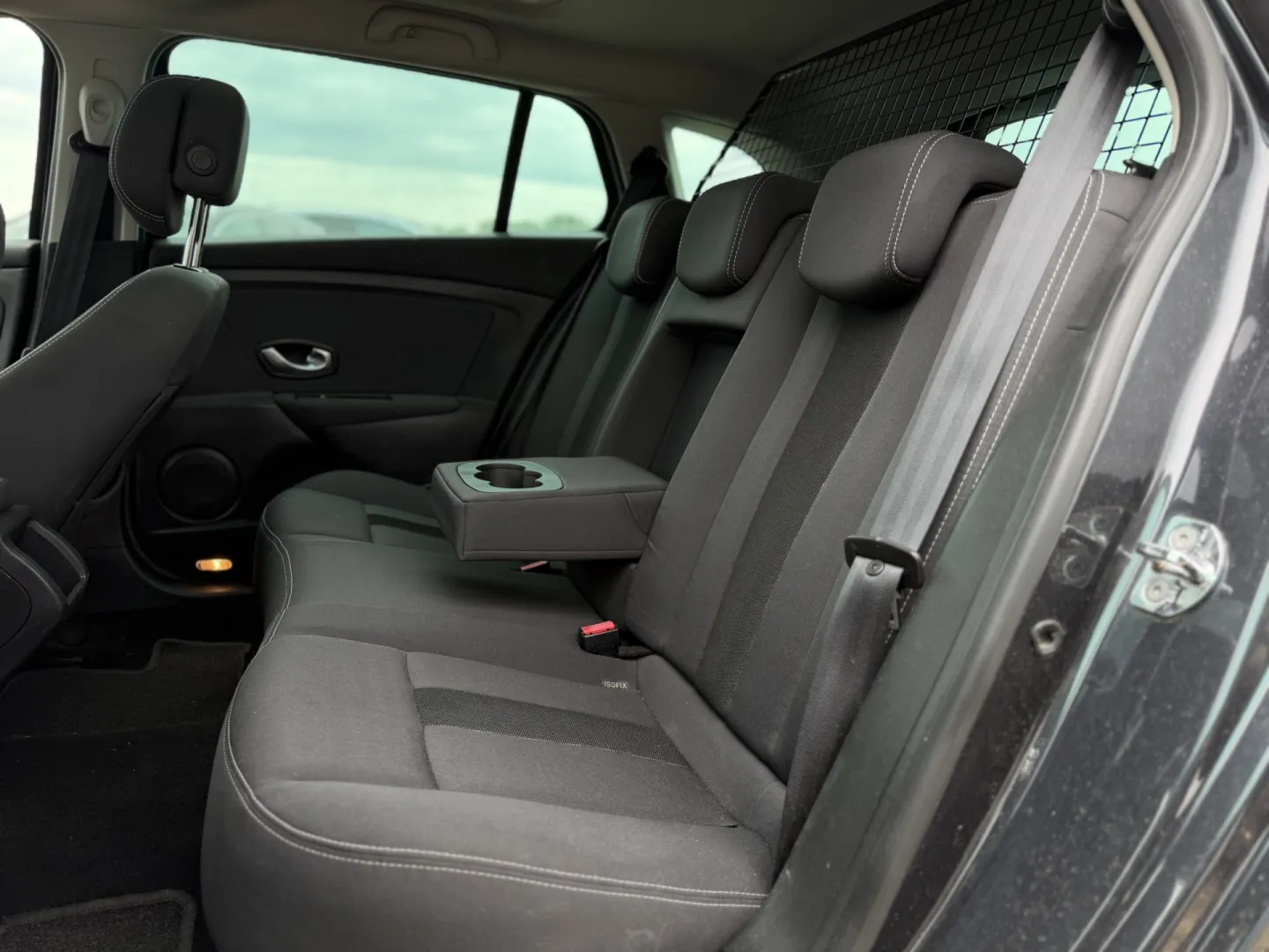 Cumpara/ Vinde online Renault  Megane 2010 SH, la cel mai bun pret pentru tine!