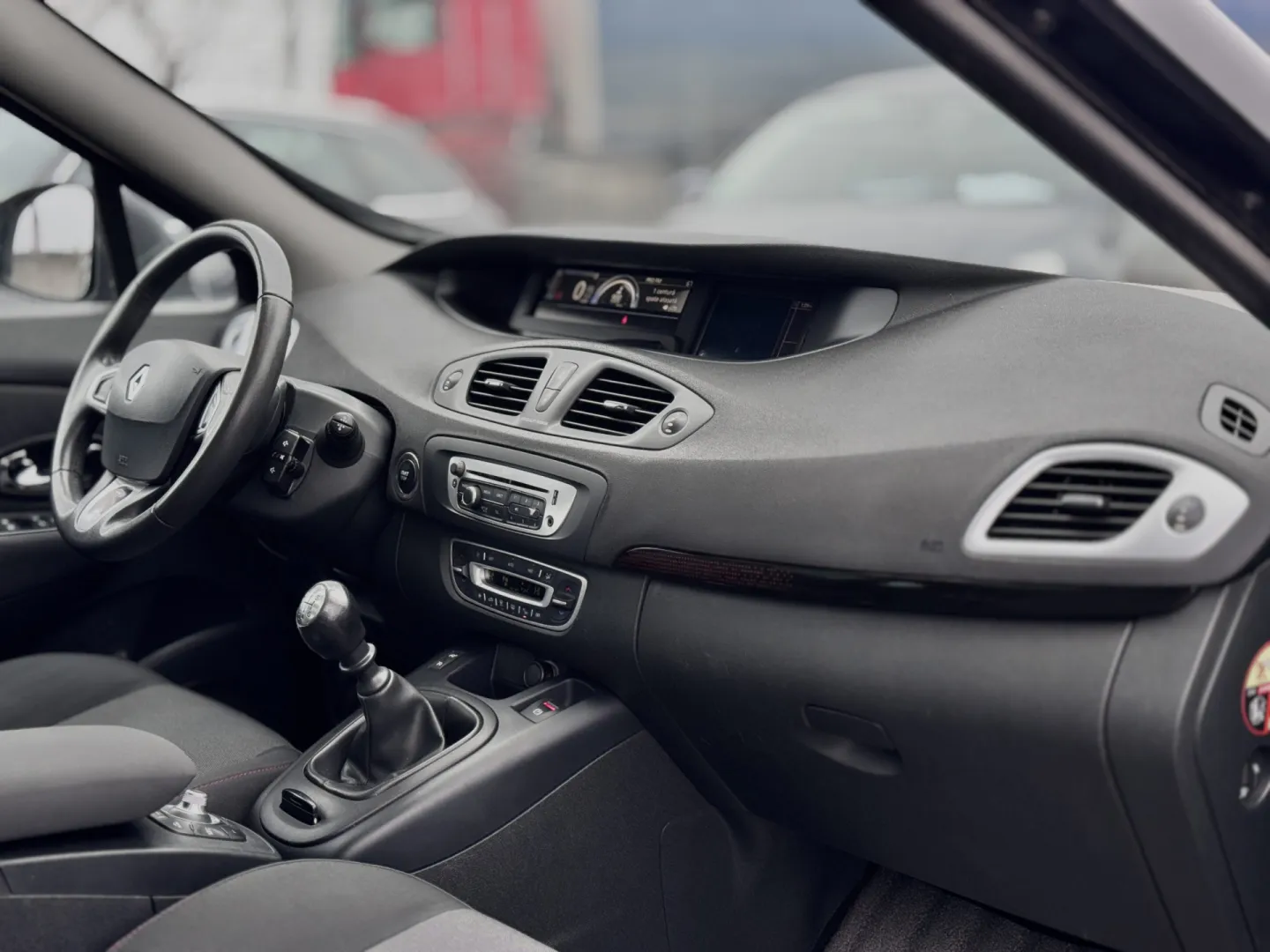 Cumpara/ Vinde online Renault  Scenic 2013 SH, la cel mai bun pret pentru tine!