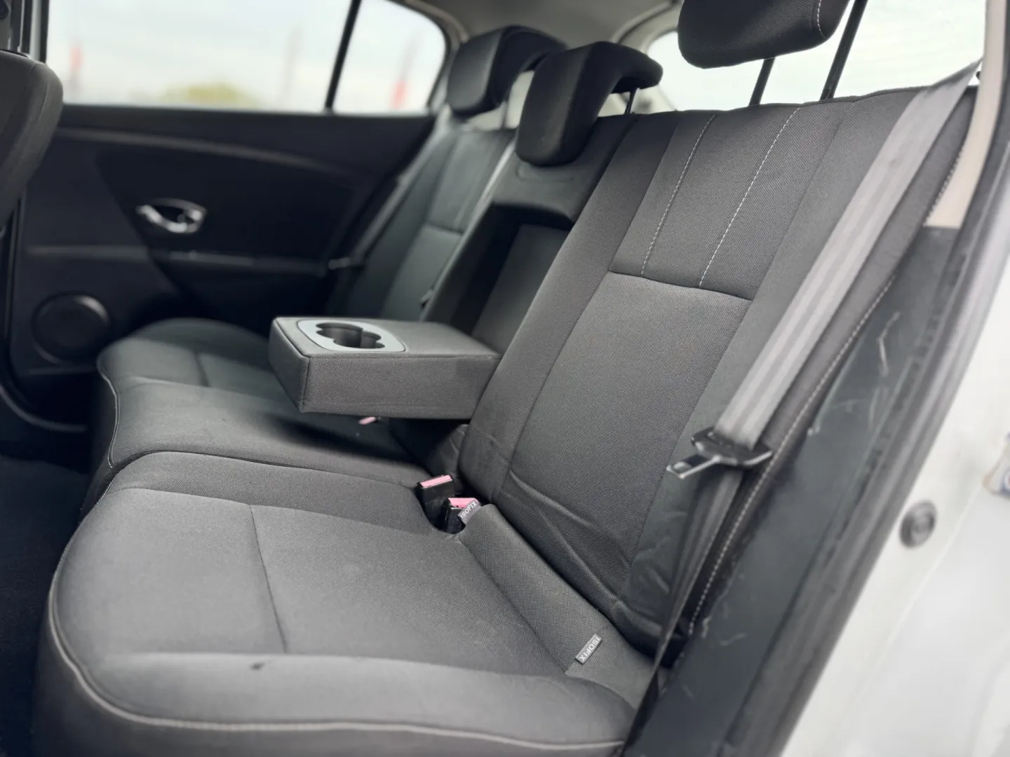 Cumpara/ Vinde online Renault  Megane 2013 SH, la cel mai bun pret pentru tine!