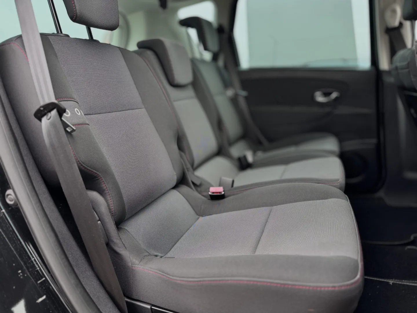 Cumpara/ Vinde online Renault  Scenic 2013 SH, la cel mai bun pret pentru tine!