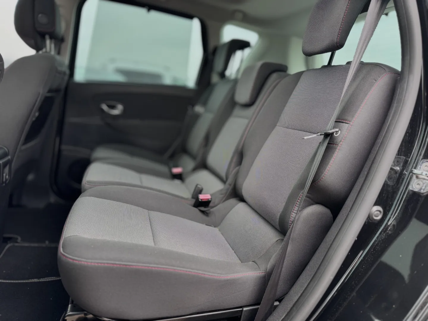 Cumpara/ Vinde online Renault  Scenic 2013 SH, la cel mai bun pret pentru tine!