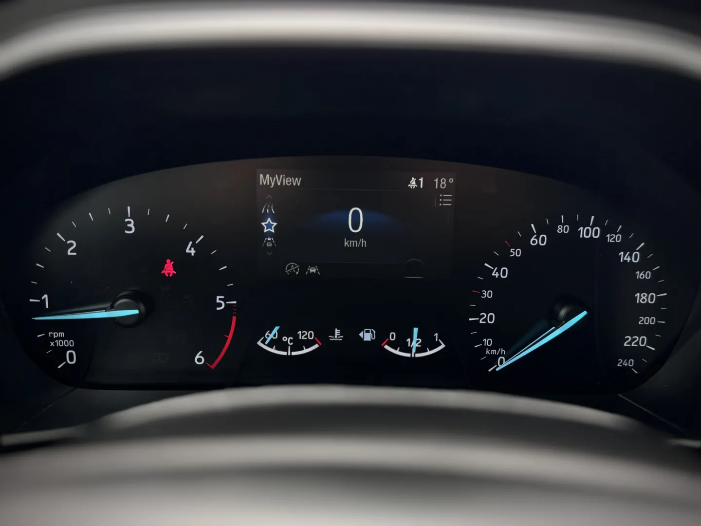 Cumpara/ Vinde online Ford Focus 2019 SH, la cel mai bun pret pentru tine!