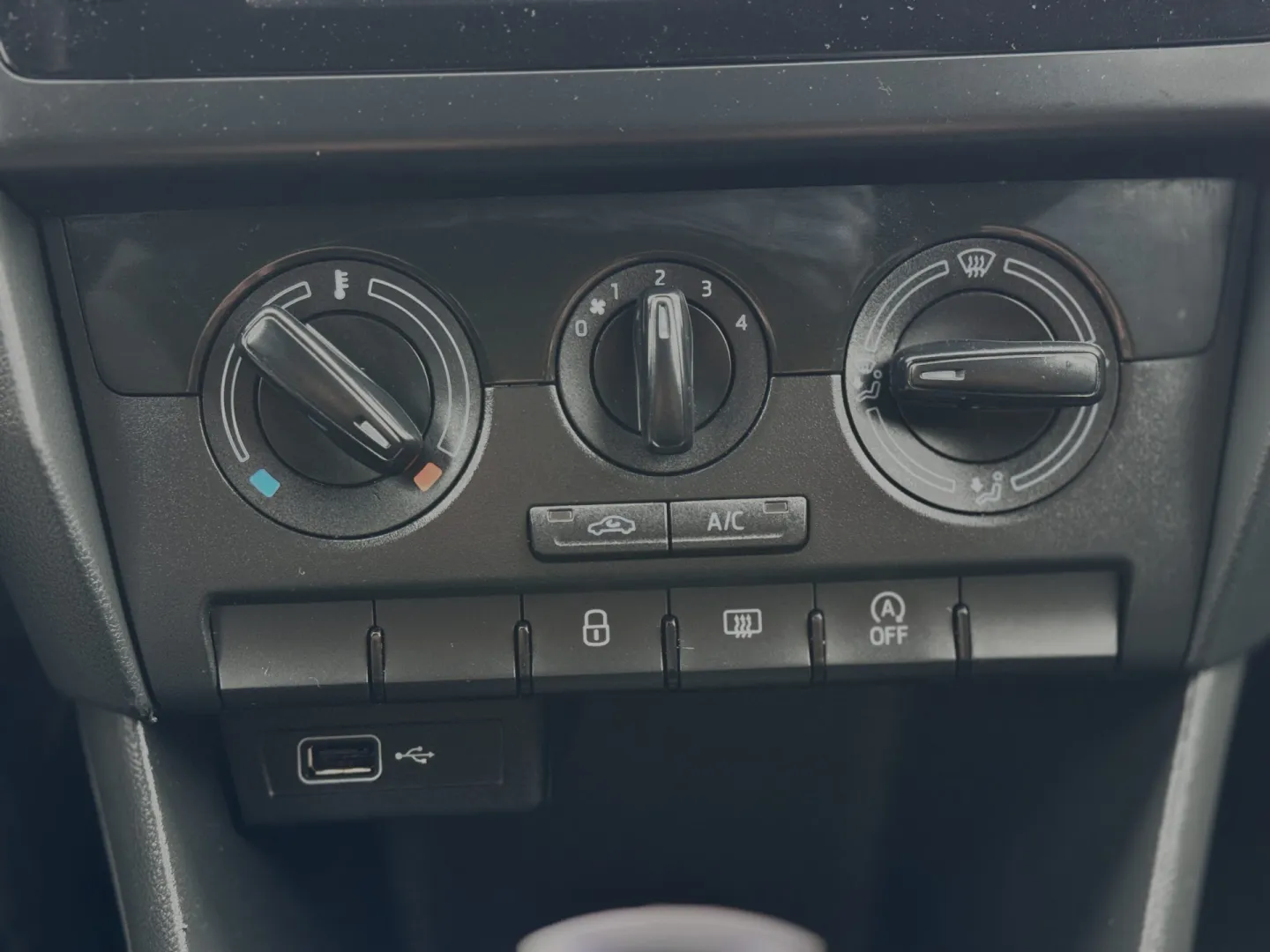 Cumpara/ Vinde online Skoda Rapid 2018 SH, la cel mai bun pret pentru tine!