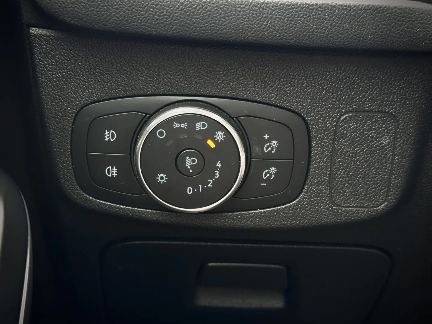 Cumpara/ Vinde online Ford Focus 2019 SH, la cel mai bun pret pentru tine!