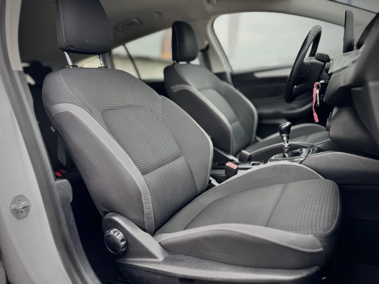 Cumpara/ Vinde online Ford Focus 2019 SH, la cel mai bun pret pentru tine!