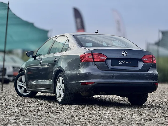Cumpără / Vinde Volkswagen Jetta 2011 SH, la cel mai bun pret pentru tine!