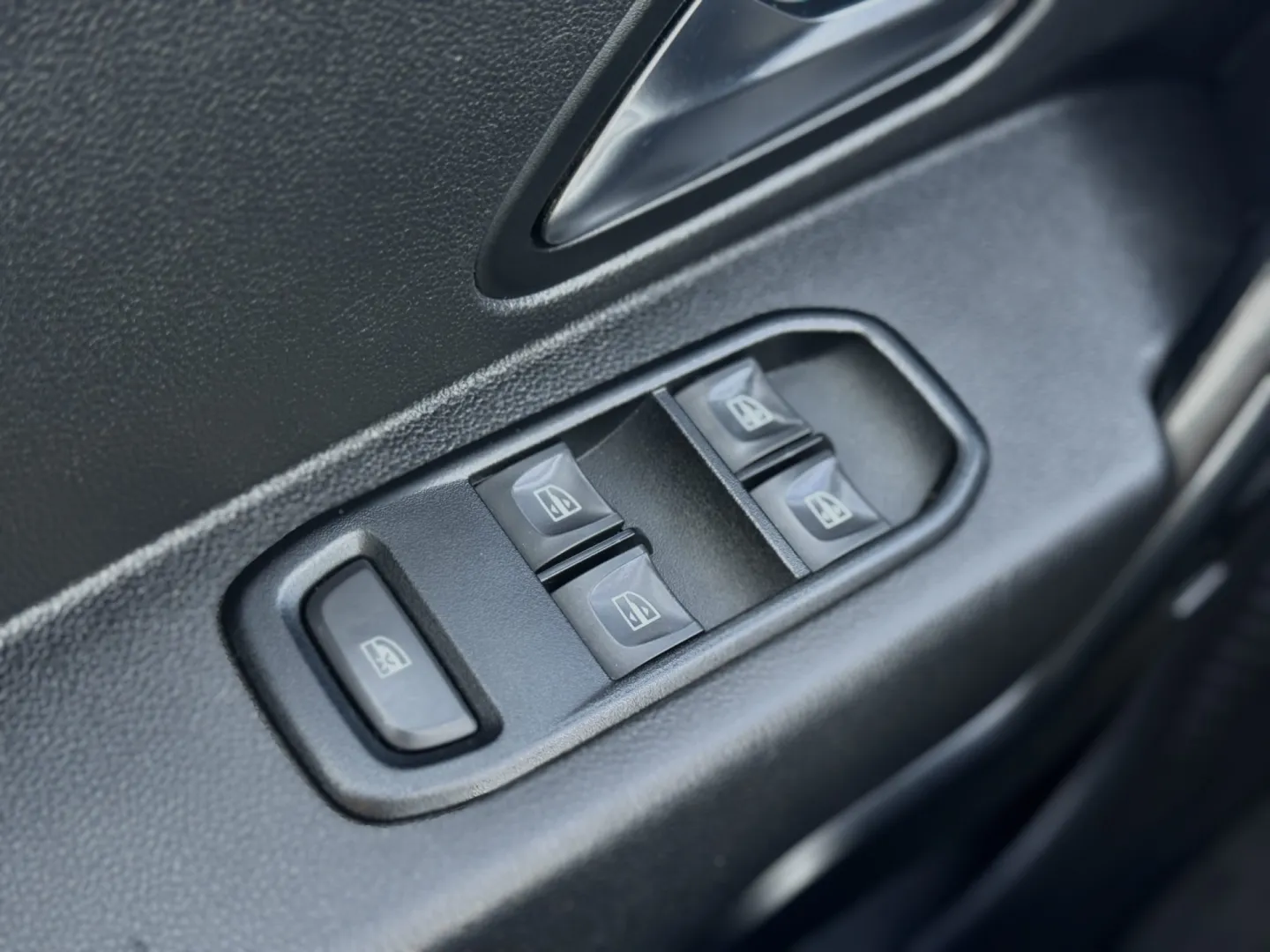 Cumpara/ Vinde online Dacia Duster 2018 SH, la cel mai bun pret pentru tine!