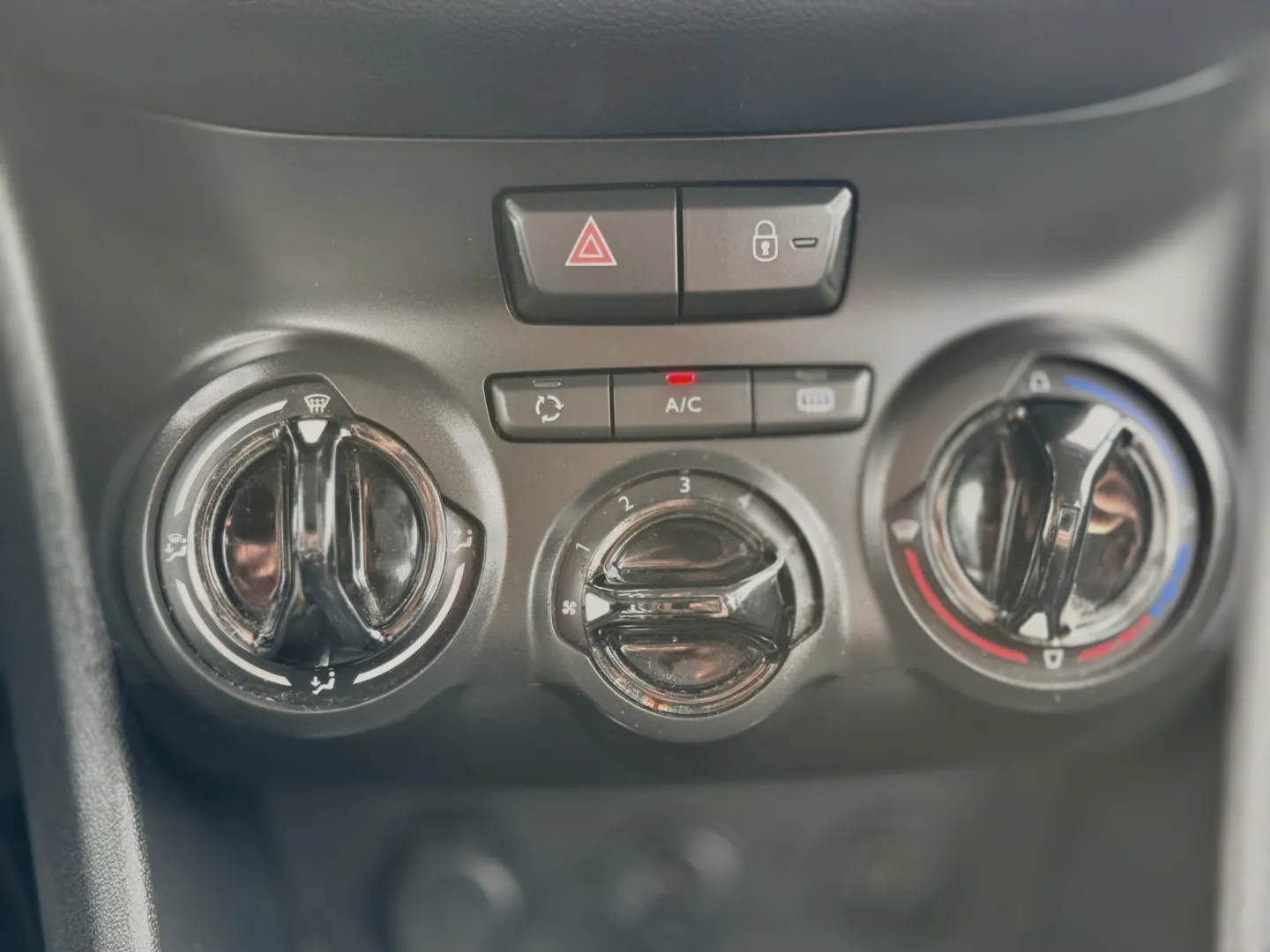 Cumpara/ Vinde online Peugeot 208 2012 SH, la cel mai bun pret pentru tine!