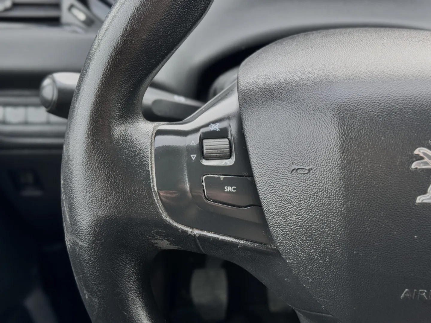 Cumpara/ Vinde online Peugeot 208 2012 SH, la cel mai bun pret pentru tine!