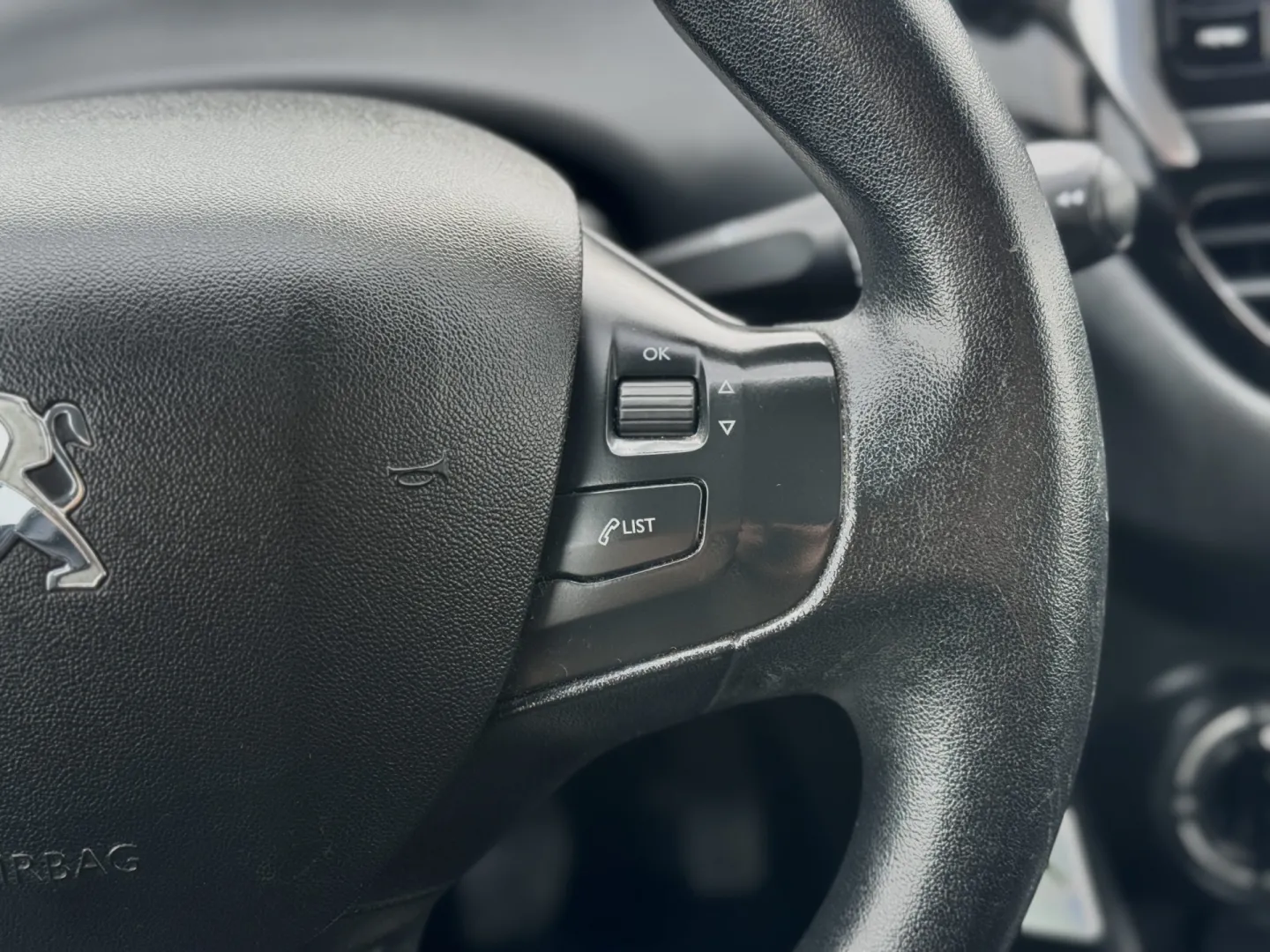 Cumpara/ Vinde online Peugeot 208 2012 SH, la cel mai bun pret pentru tine!