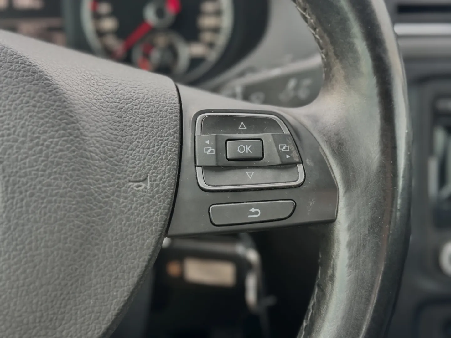Cumpara/ Vinde online Volkswagen Jetta 2011 SH, la cel mai bun pret pentru tine!