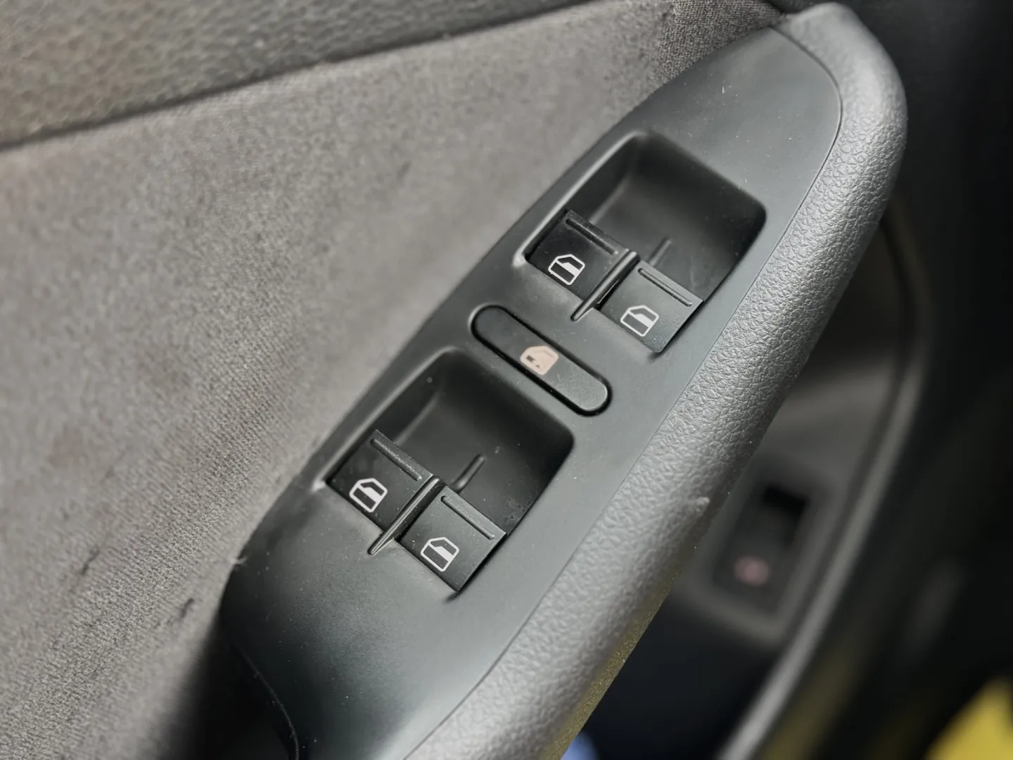Cumpara/ Vinde online Volkswagen Jetta 2011 SH, la cel mai bun pret pentru tine!