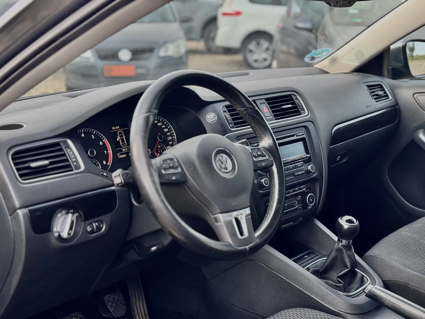 Cumpara/ Vinde online Volkswagen Jetta 2011 SH, la cel mai bun pret pentru tine!