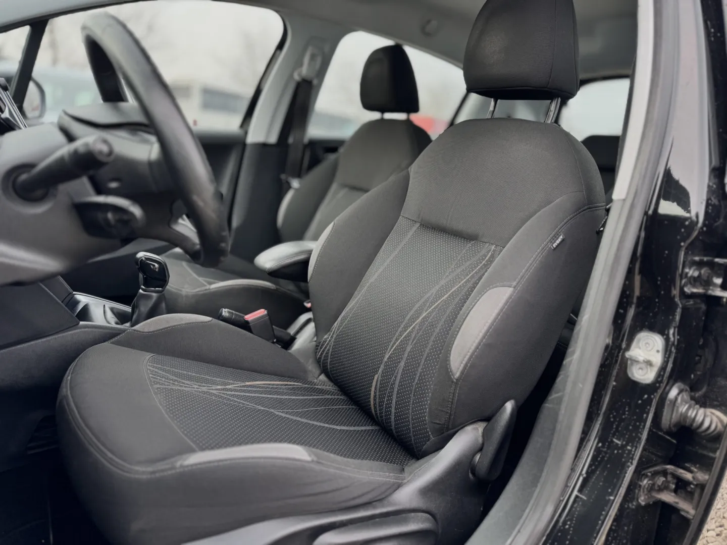 Cumpara/ Vinde online Peugeot 208 2012 SH, la cel mai bun pret pentru tine!