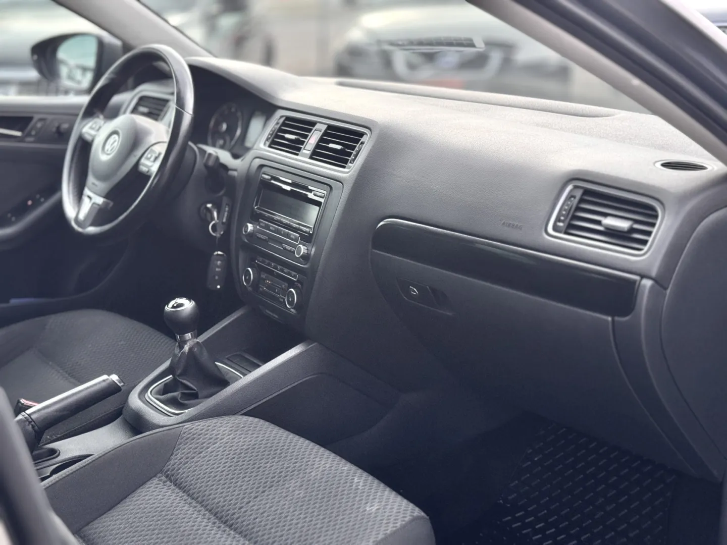 Cumpara/ Vinde online Volkswagen Jetta 2011 SH, la cel mai bun pret pentru tine!