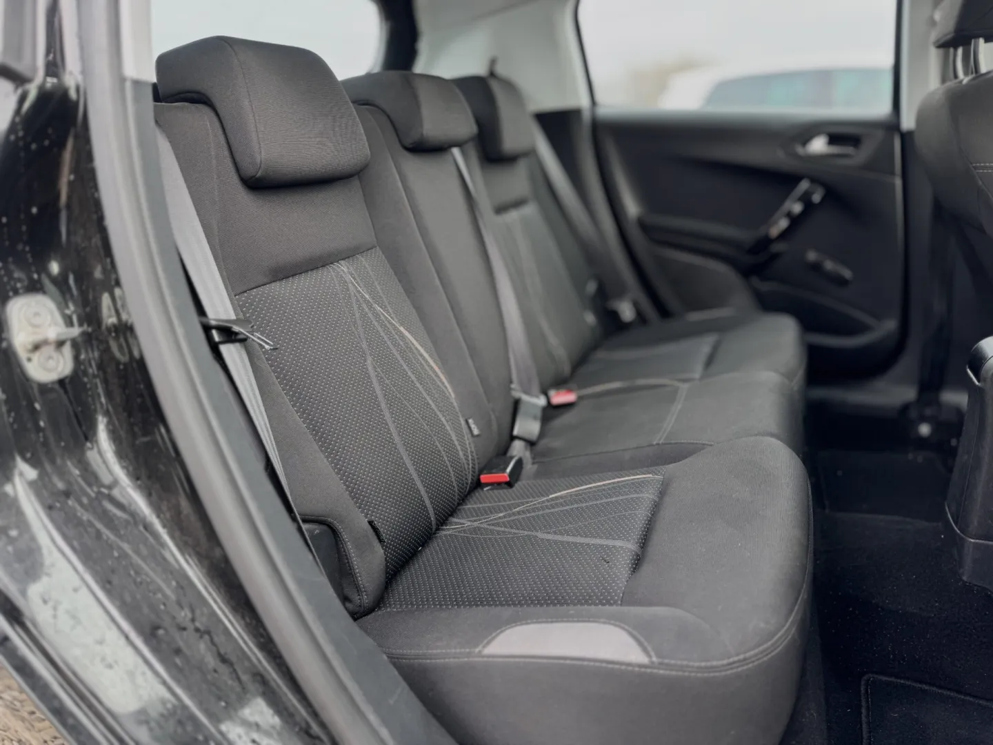 Cumpara/ Vinde online Peugeot 208 2012 SH, la cel mai bun pret pentru tine!
