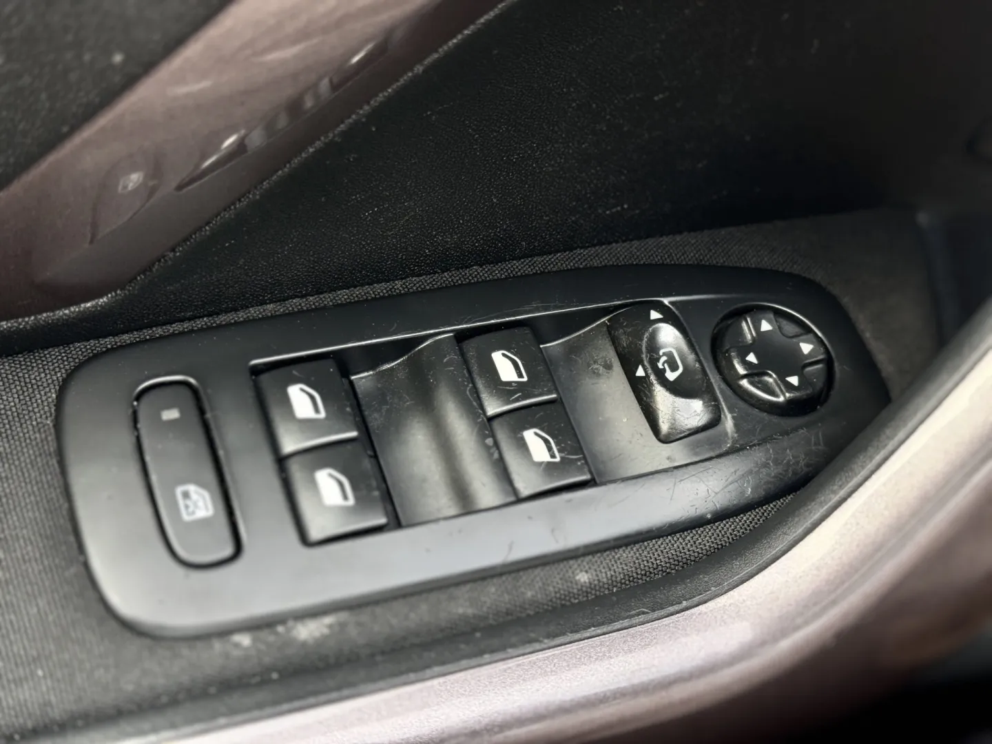 Cumpara/ Vinde online Peugeot 2008 2013 SH, la cel mai bun pret pentru tine!