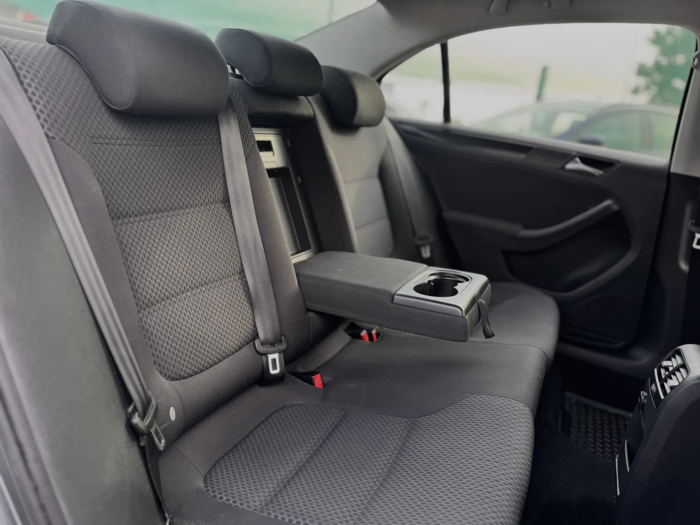 Cumpara/ Vinde online Volkswagen Jetta 2011 SH, la cel mai bun pret pentru tine!