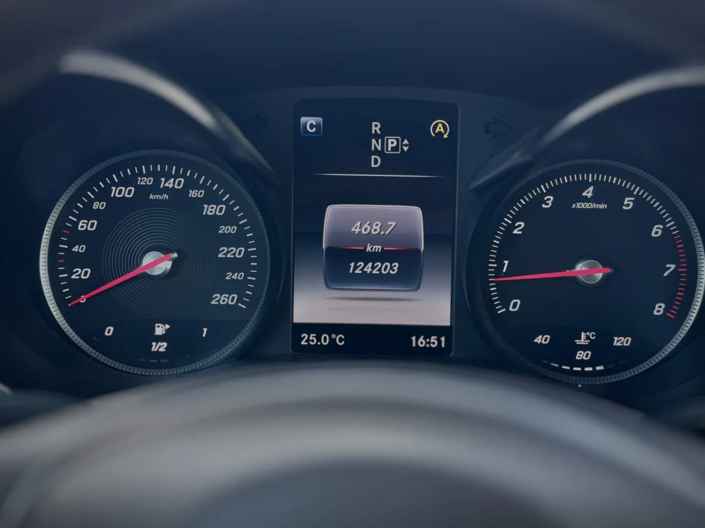 Cumpara/ Vinde online Mercedes-Benz C-Class 2015 SH, la cel mai bun pret pentru tine!