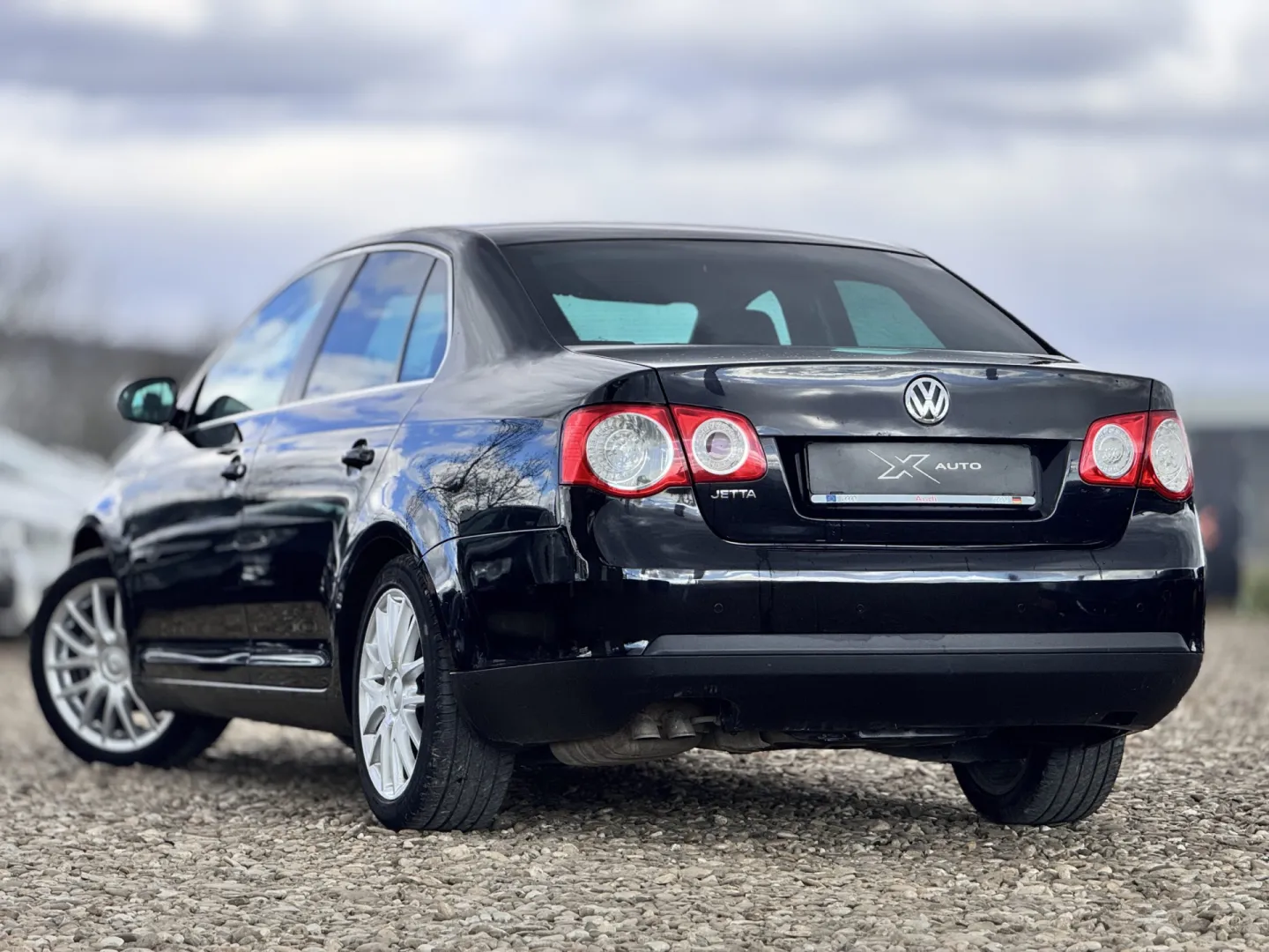 Cumpara/ Vinde online Volkswagen Jetta 2010 SH, la cel mai bun pret pentru tine!