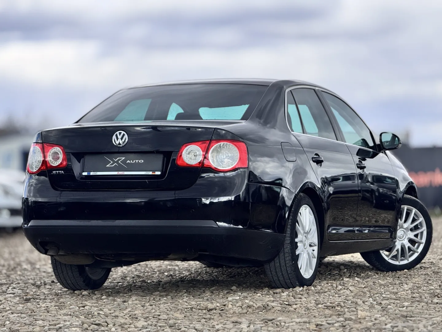 Cumpara/ Vinde online Volkswagen Jetta 2010 SH, la cel mai bun pret pentru tine!