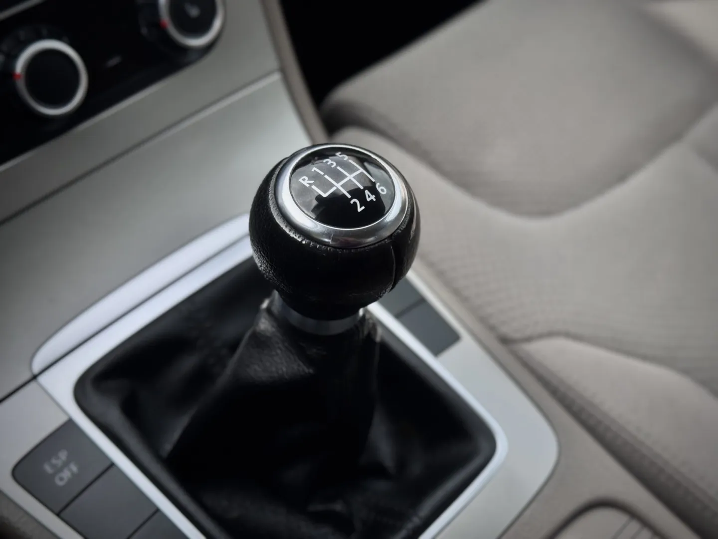 Cumpara/ Vinde online Volkswagen Passat 2009 SH, la cel mai bun pret pentru tine!