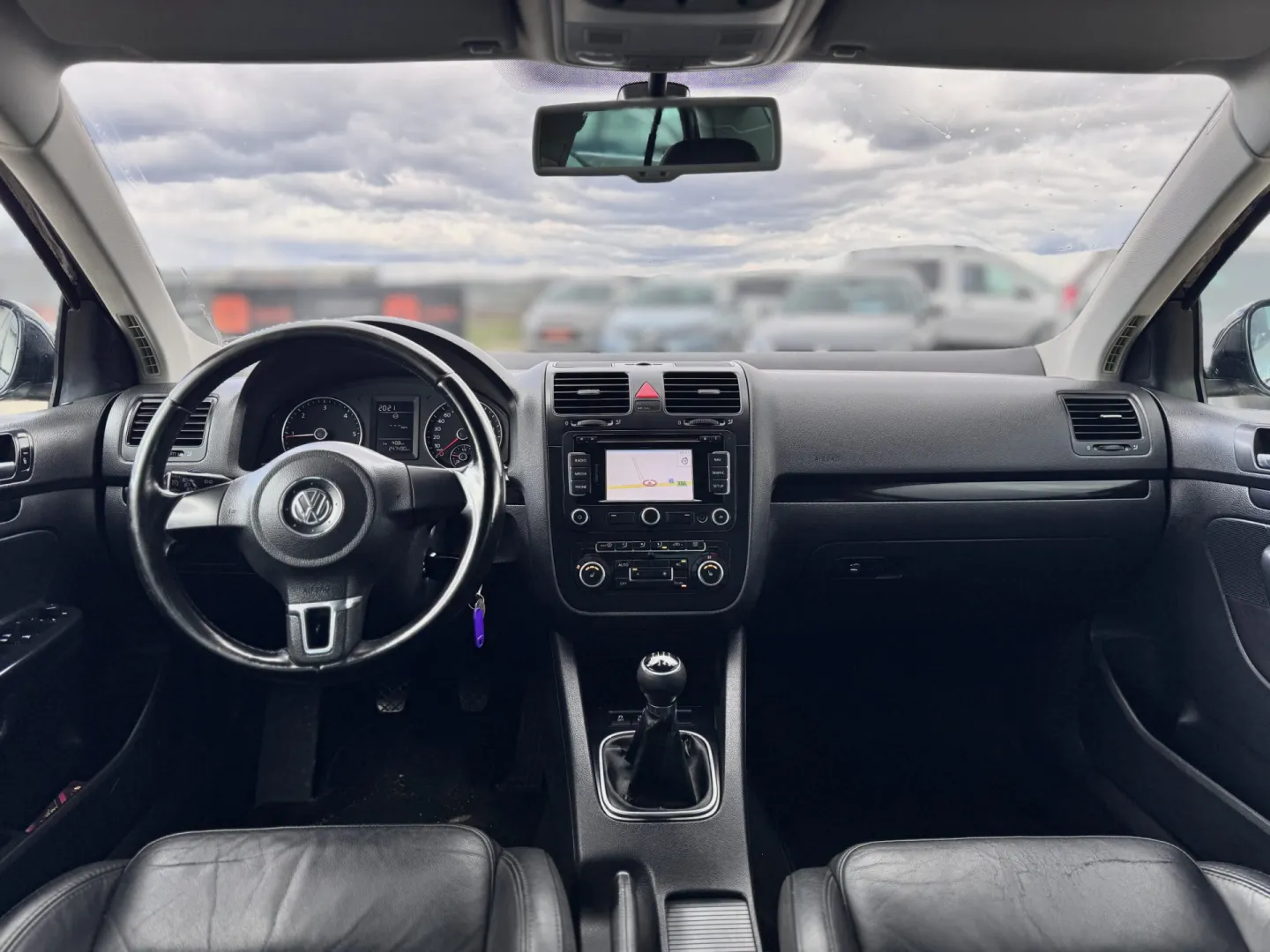 Cumpara/ Vinde online Volkswagen Jetta 2010 SH, la cel mai bun pret pentru tine!