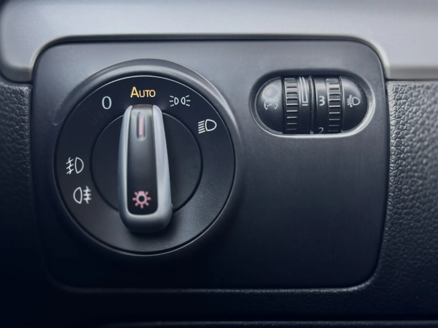 Cumpara/ Vinde online Volkswagen Golf 2009 SH, la cel mai bun pret pentru tine!