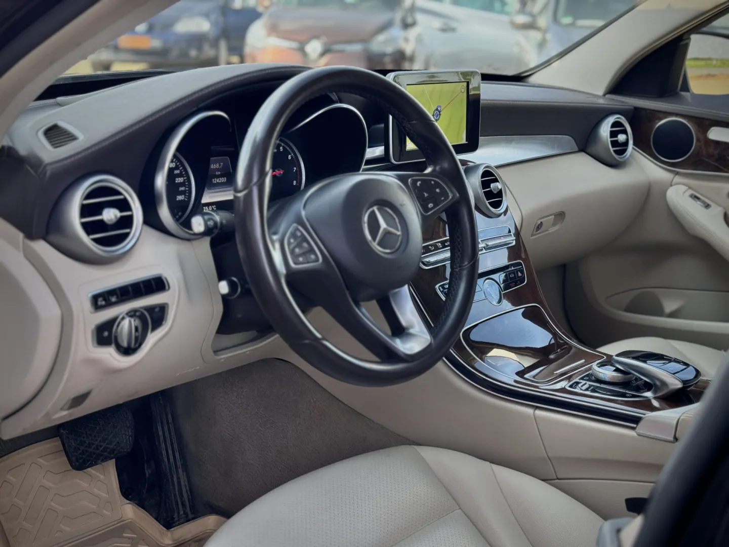 Cumpara/ Vinde online Mercedes-Benz C-Class 2015 SH, la cel mai bun pret pentru tine!