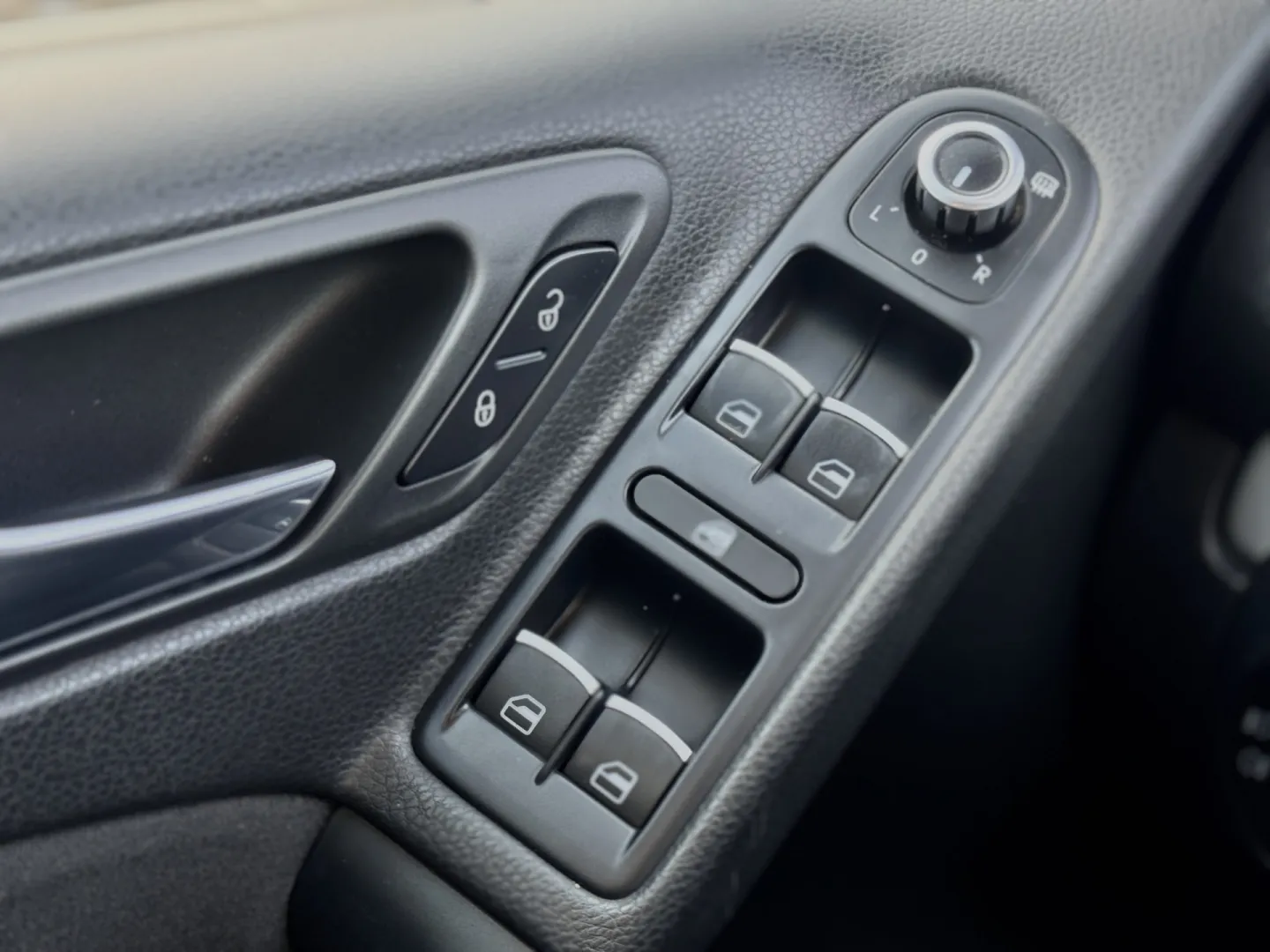 Cumpara/ Vinde online Volkswagen Golf 2009 SH, la cel mai bun pret pentru tine!