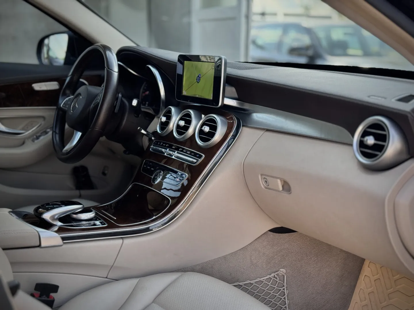 Cumpara/ Vinde online Mercedes-Benz C-Class 2015 SH, la cel mai bun pret pentru tine!