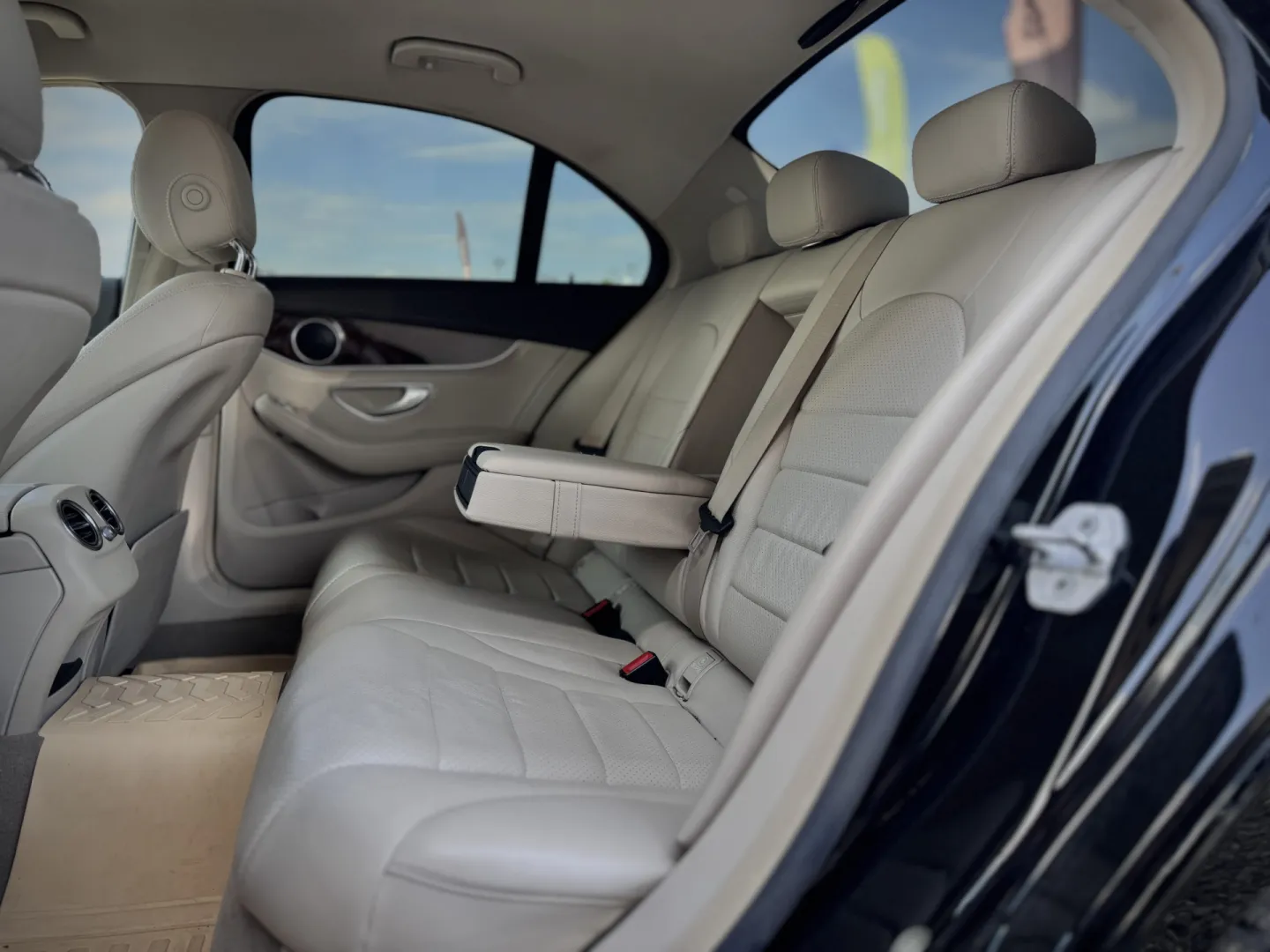 Cumpara/ Vinde online Mercedes-Benz C-Class 2015 SH, la cel mai bun pret pentru tine!