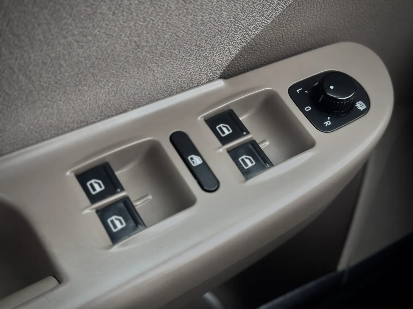 Cumpara/ Vinde online Volkswagen Passat 2009 SH, la cel mai bun pret pentru tine!