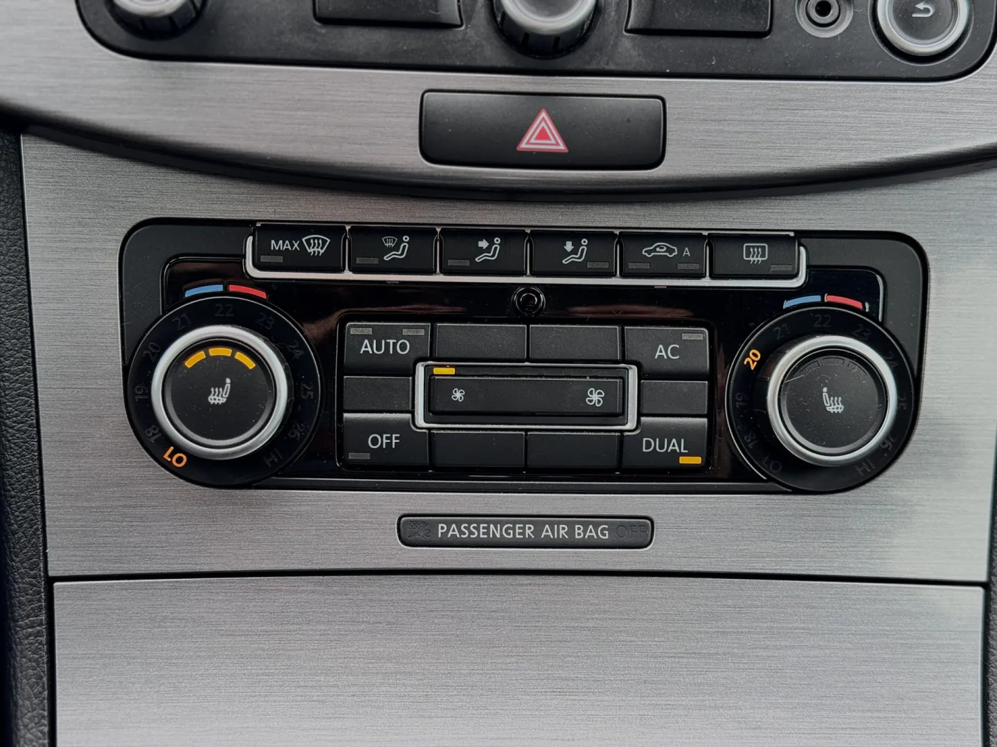 Cumpara/ Vinde online Volkswagen Passat 2011 SH, la cel mai bun pret pentru tine!