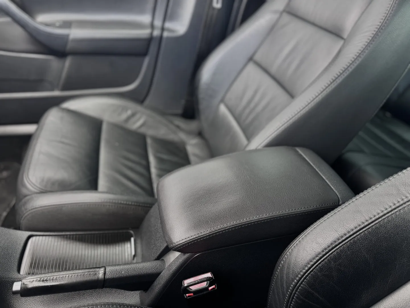 Cumpara/ Vinde online Volkswagen Jetta 2010 SH, la cel mai bun pret pentru tine!