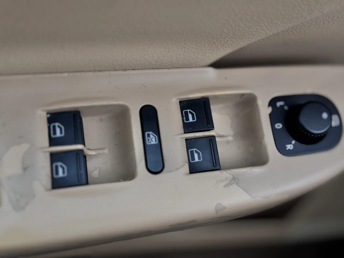 Cumpara/ Vinde online Volkswagen Passat 2006 SH, la cel mai bun pret pentru tine!