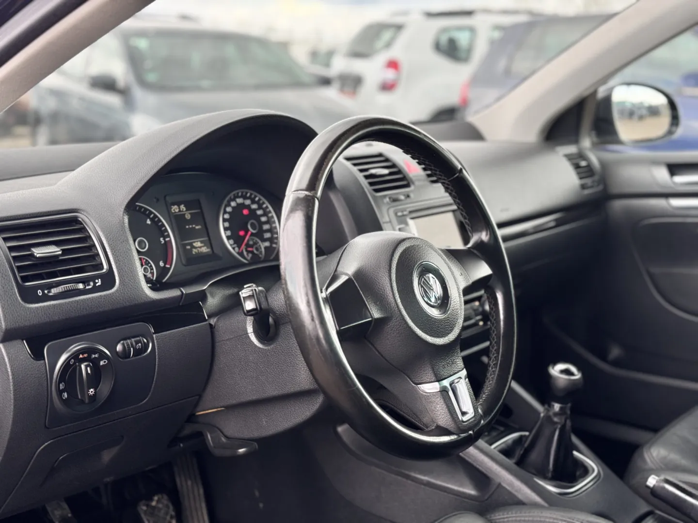 Cumpara/ Vinde online Volkswagen Jetta 2010 SH, la cel mai bun pret pentru tine!