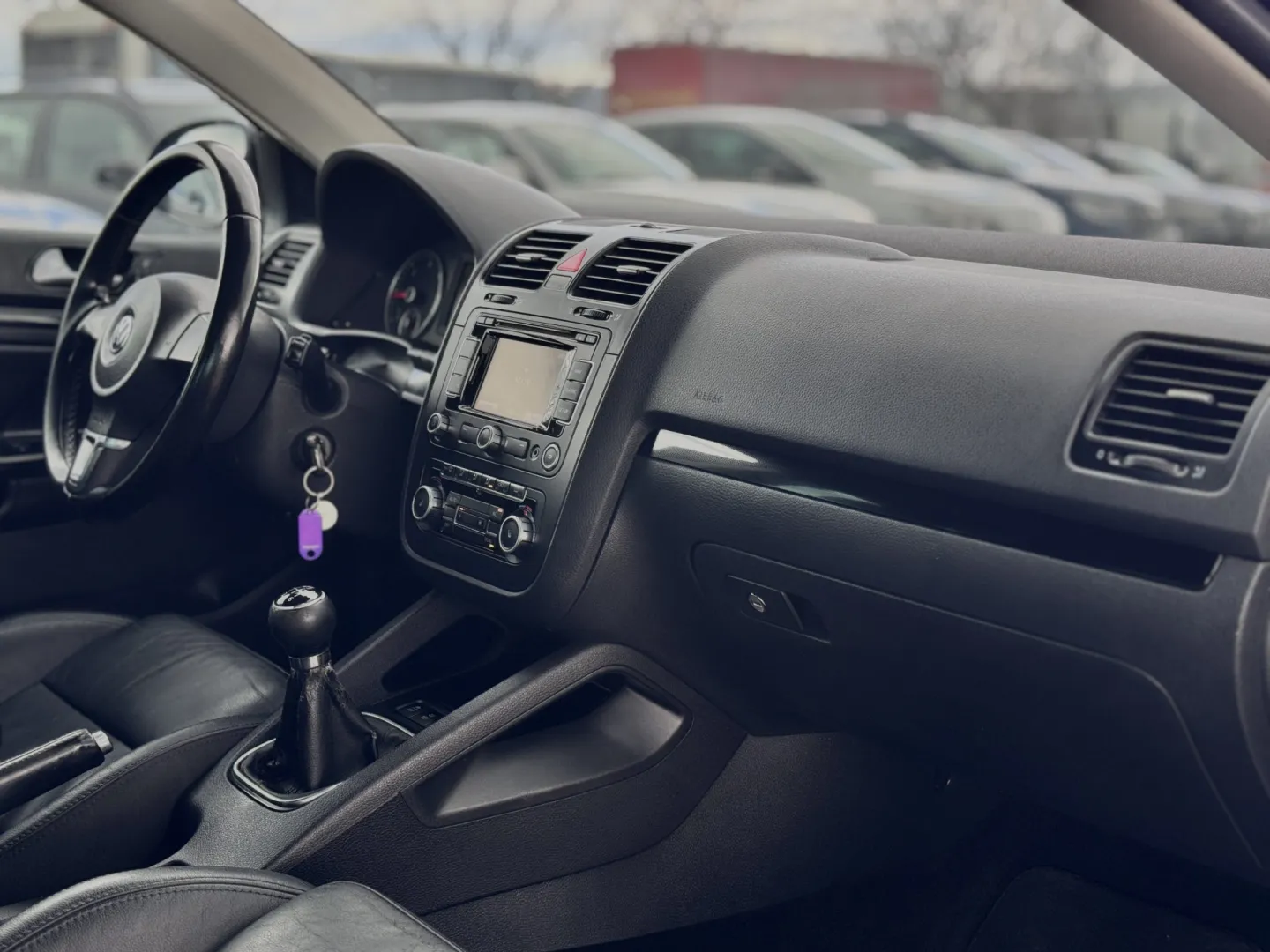Cumpara/ Vinde online Volkswagen Jetta 2010 SH, la cel mai bun pret pentru tine!