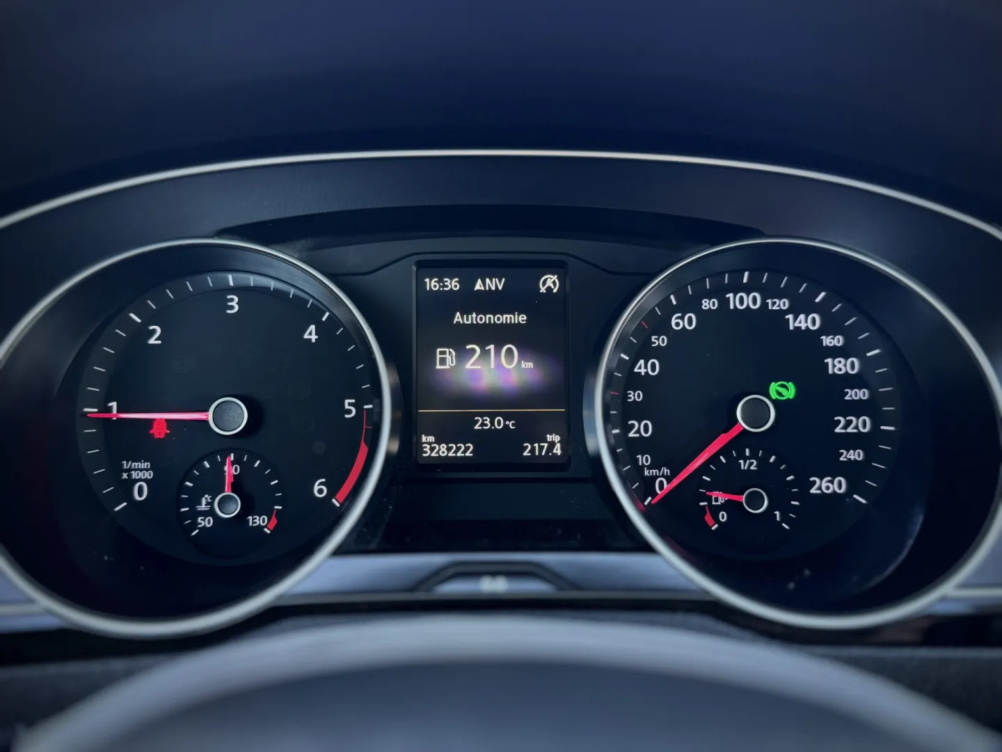 Cumpara/ Vinde online Volkswagen Passat 2016 SH, la cel mai bun pret pentru tine!