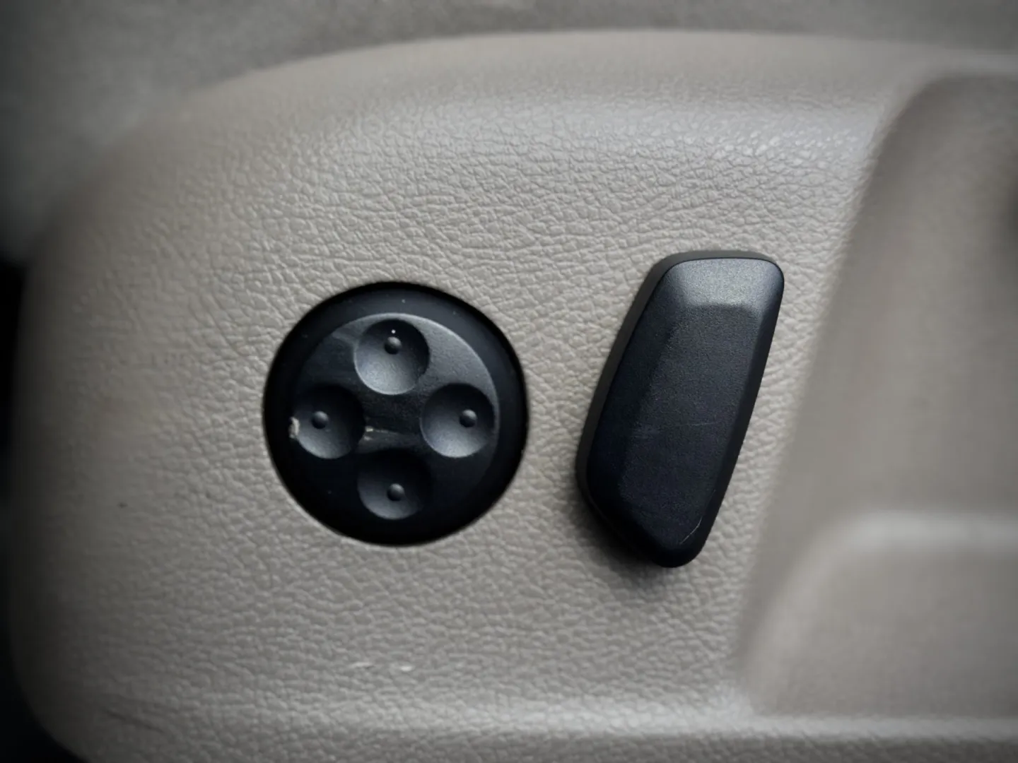 Cumpara/ Vinde online Volkswagen Passat 2009 SH, la cel mai bun pret pentru tine!