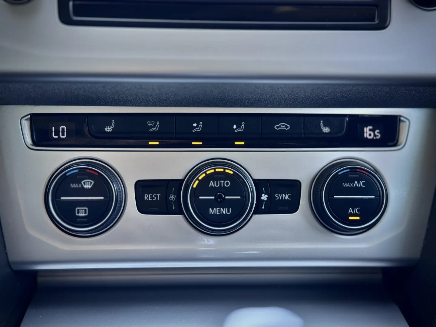 Cumpara/ Vinde online Volkswagen Passat 2016 SH, la cel mai bun pret pentru tine!